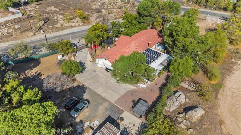 18510 Brown, Perris, CA 92570