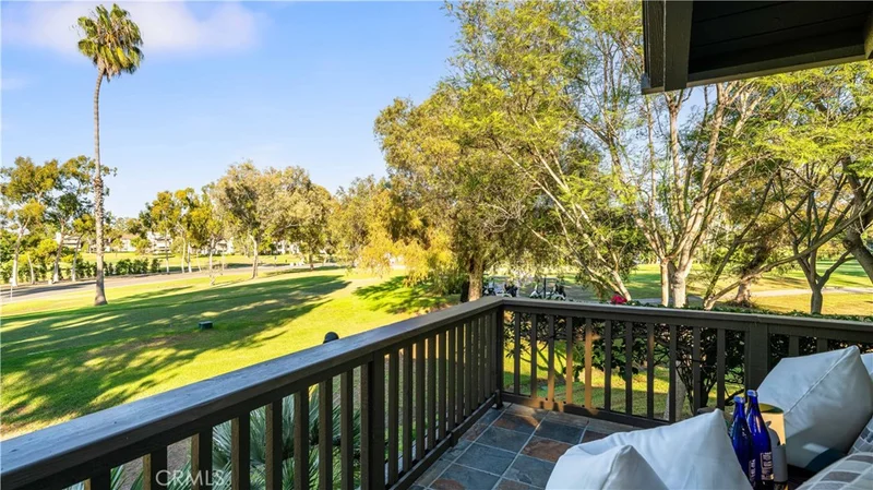 30 Nuevo 15, Irvine, CA 92612