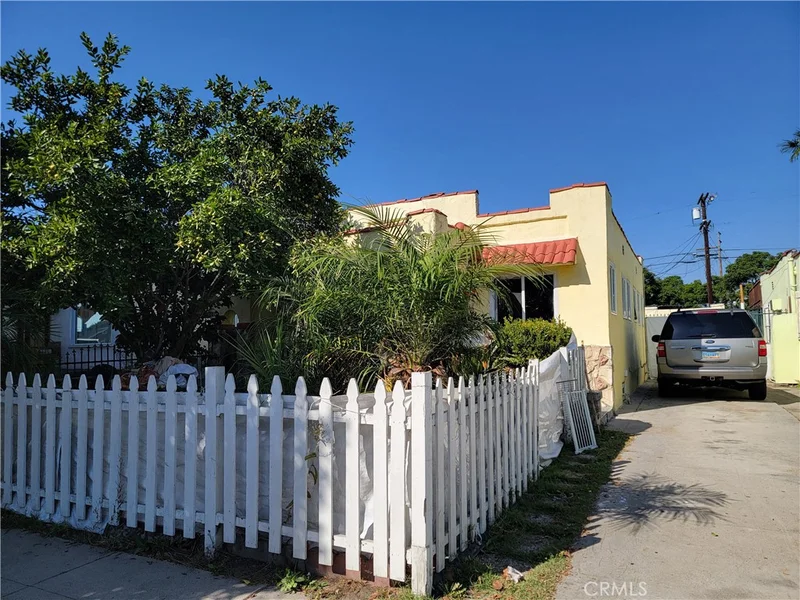 429 92nd, Los Angeles, CA 90003