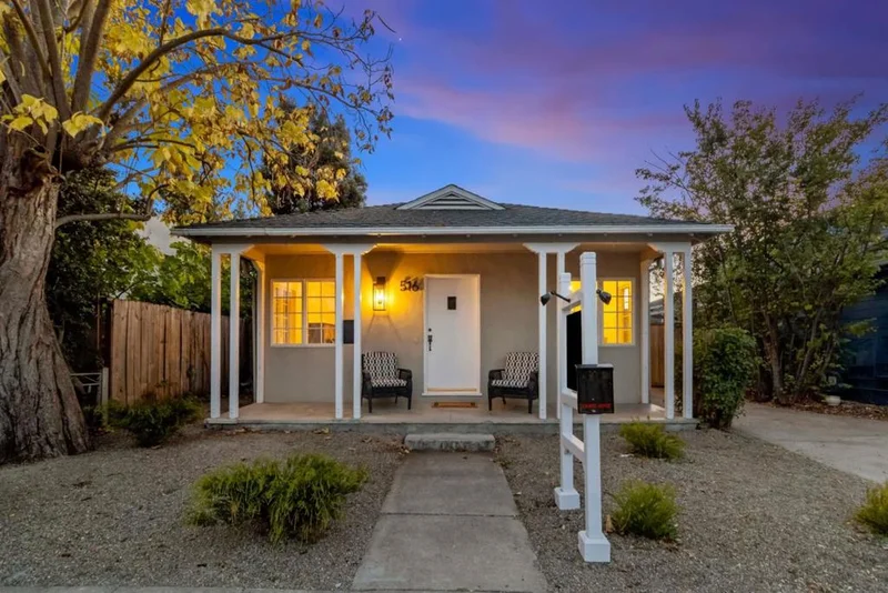 516 Cleveland Street, Redwood City, CA 94062