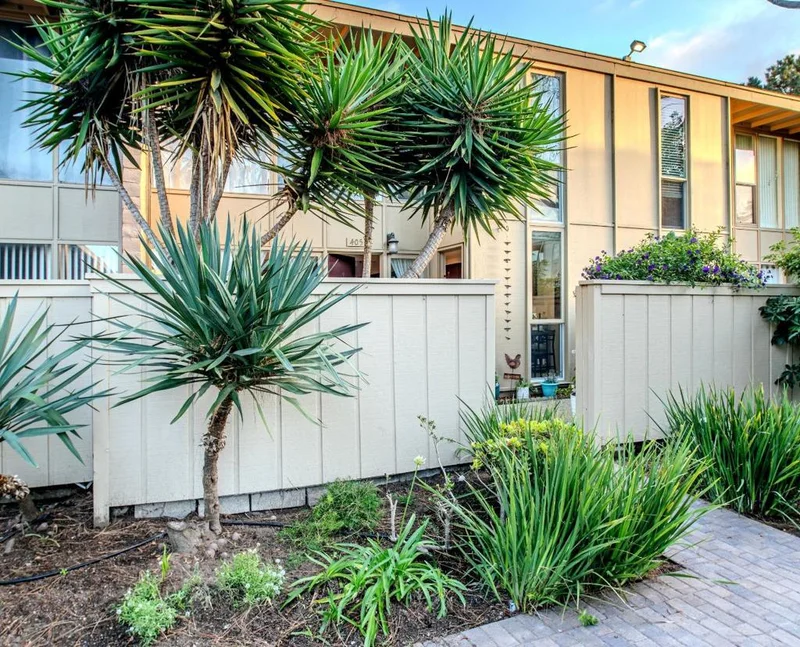 451 Dela Vina Avenue 405, Monterey, CA 93940