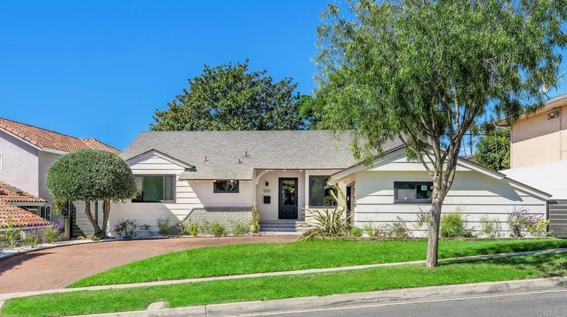 5511 S Corning Ave, Ladera Heights, CA 90056