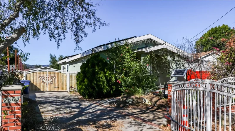 2603 N Windsor Avenue, Altadena, CA 91001