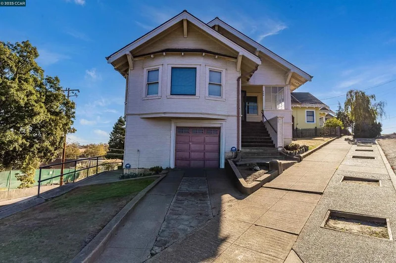 206 Cottage Ave