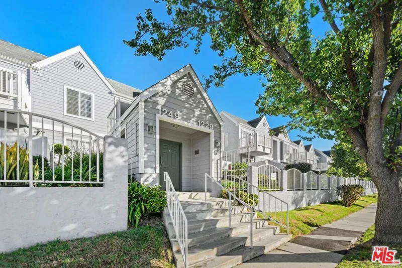 1229 W 223rd Street 113, Torrance, CA 90502