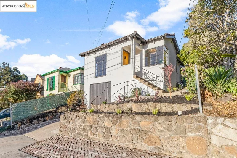 85 Stratford Rd, Kensington, CA 94707