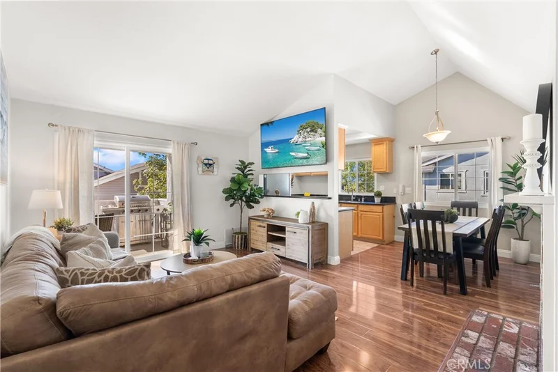 7841 Essex Drive 201, Huntington Beach, CA 92648