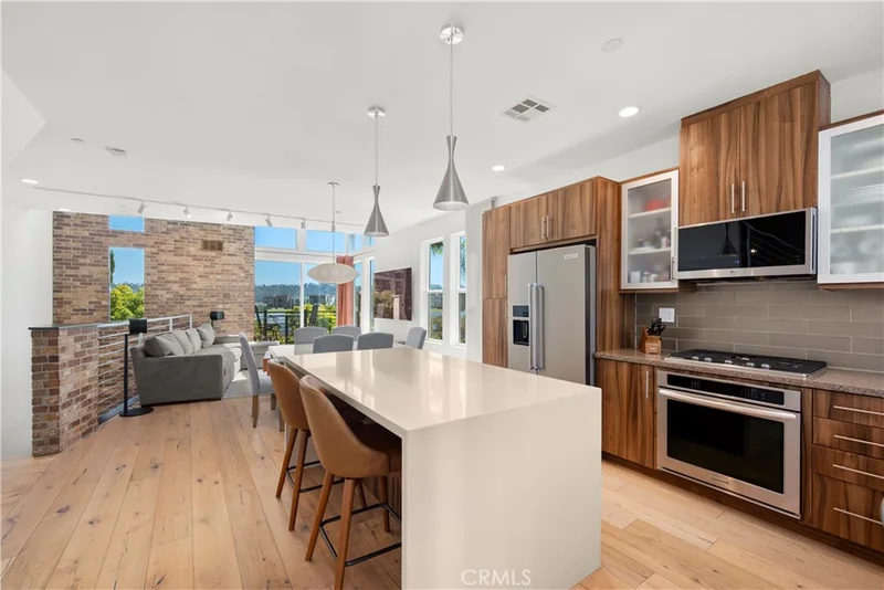 2470 Via Alta, Mission Valley, CA 92108