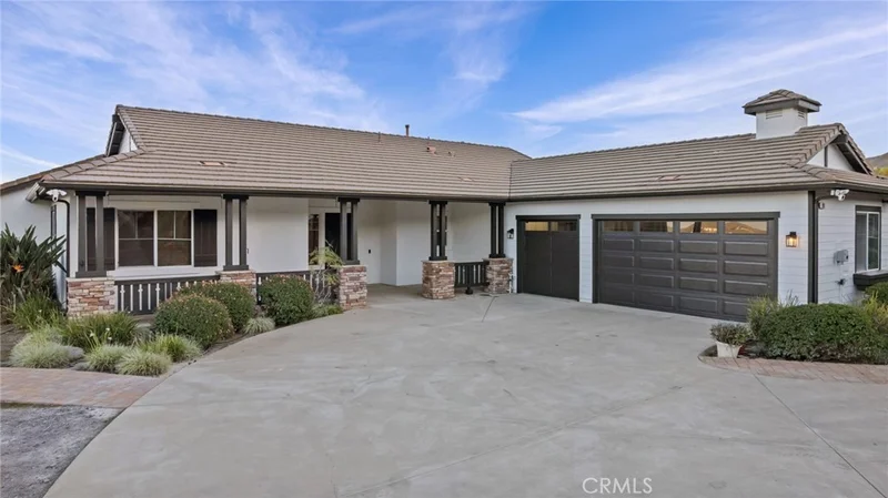 101 Via De La Valle, Lake Elsinore, CA 92532