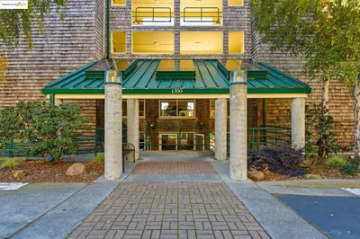 1300 Quarry Ct 212 photo 2