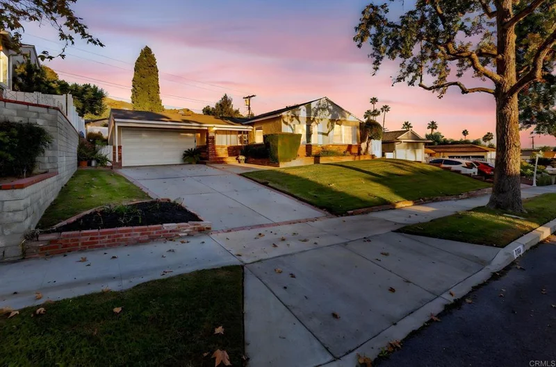 2748 Mansfield Drive, Burbank, CA 91504
