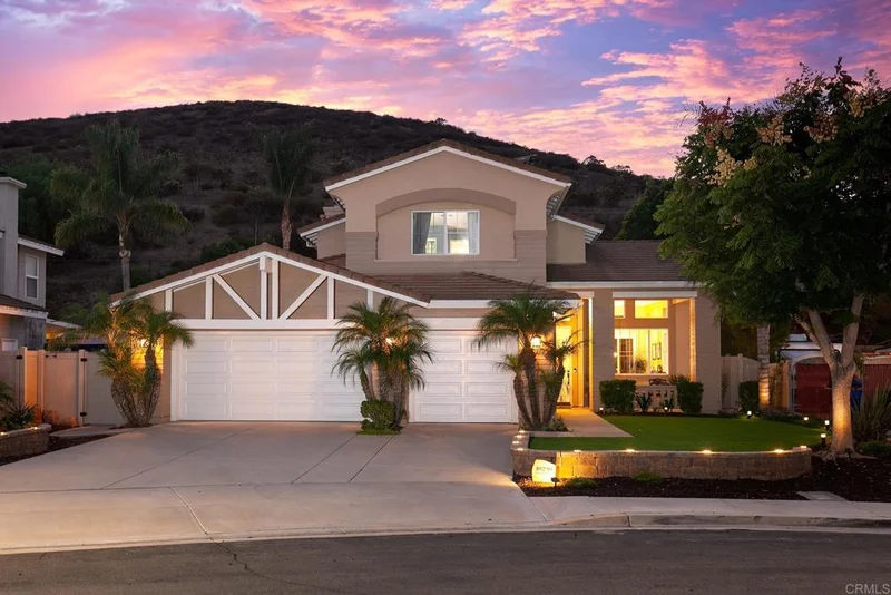 10290 Lariat Dr, Santee, CA 92071