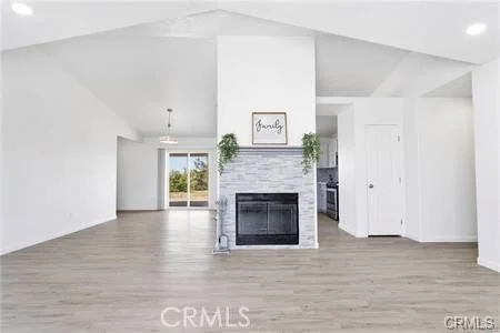 8951 Grapefruit Ave, Hesperia, CA 92345