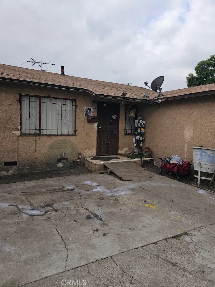 910 E 107, Los Angeles, CA 90002