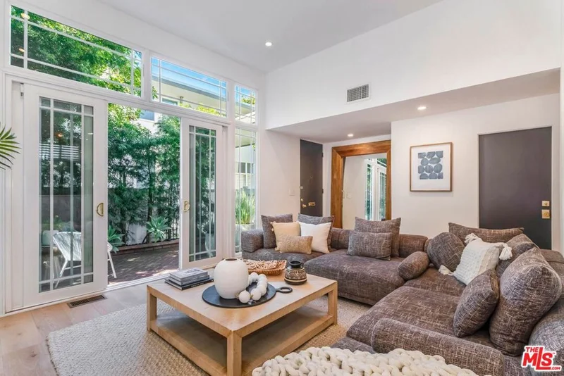 4314 W Kling Street 23, Burbank, CA 91505