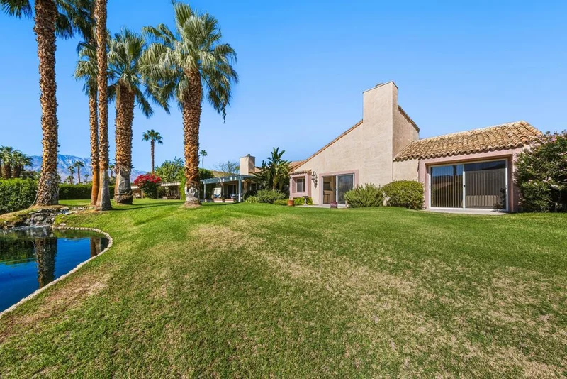 69389 Avenida De Las Montanas