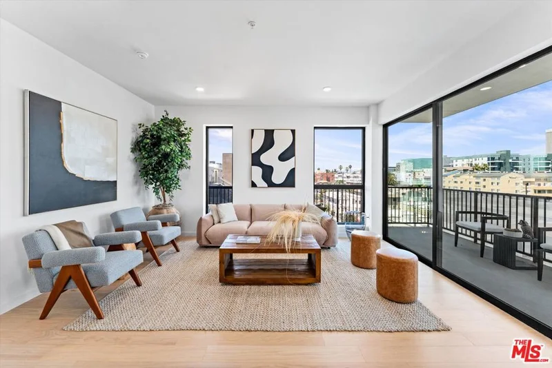 904 S New Hampshire Avenue 610, Los Angeles, CA 90006