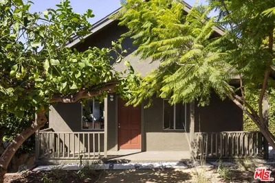 2010 Isabel Street