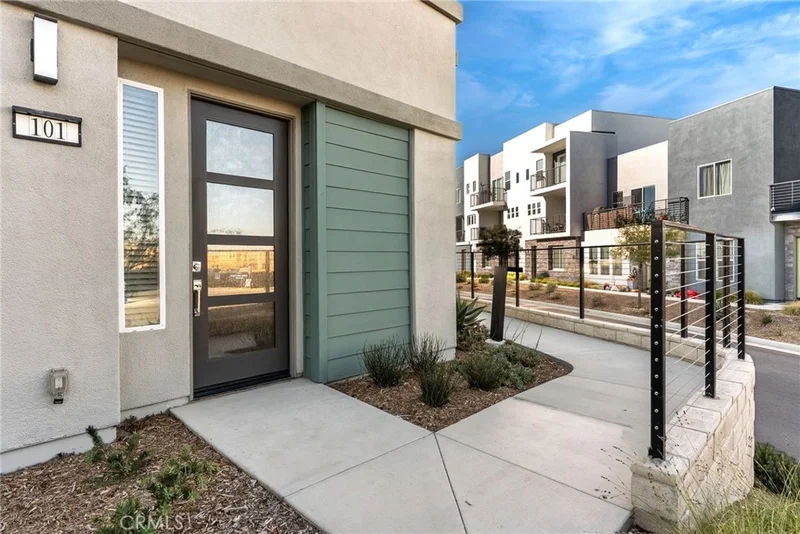 27410 N Merlin Place 101, Valencia, CA 91381