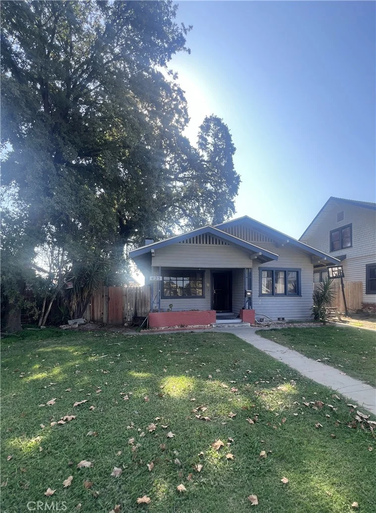 425 W Elm Street, Hanford, CA 93230