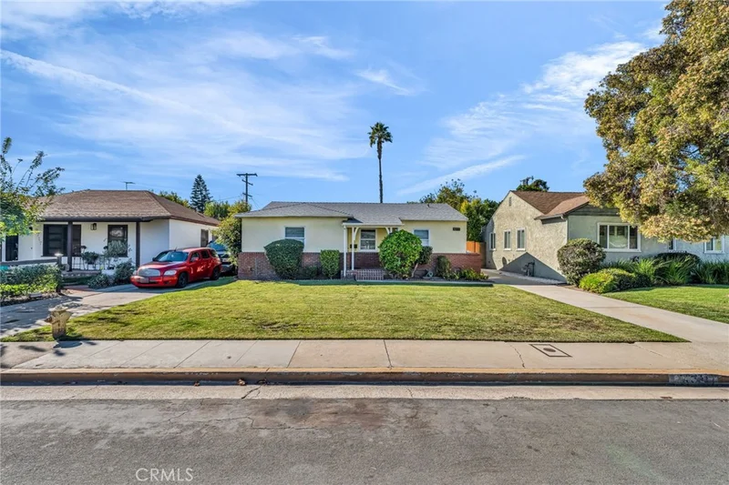 8711 8711 Lilienthal Avenue, Los Angeles, CA 90045