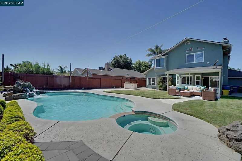 1210 Snow Ridge Ct, Modesto, CA 95351