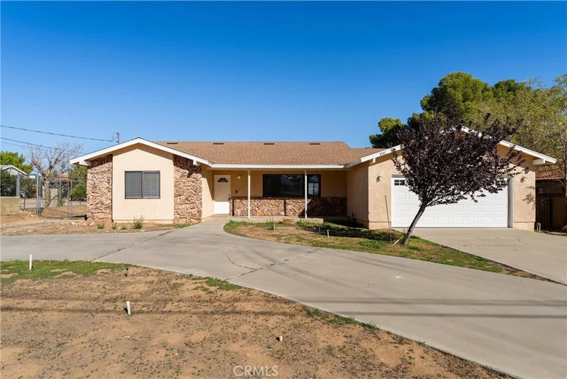 4541 W Avenue L2, Lancaster, CA 93536