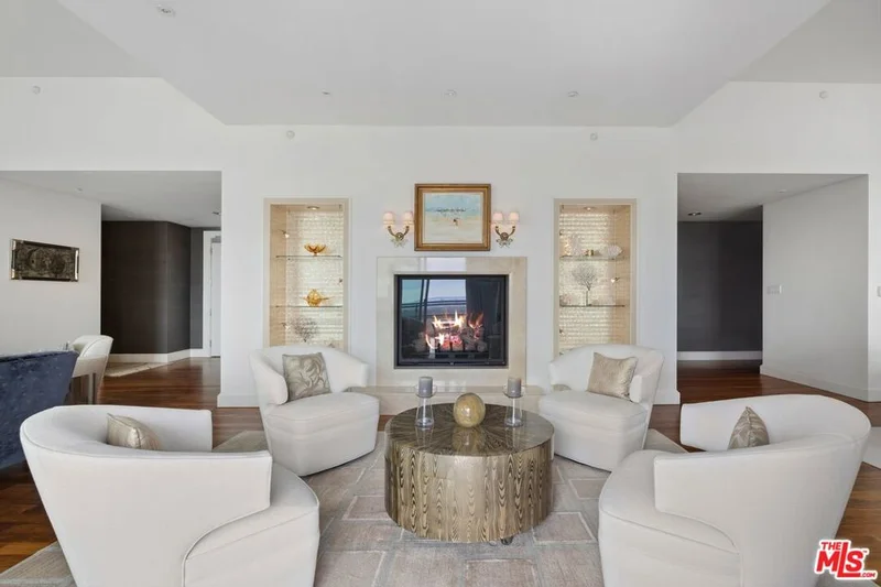 1 W Century Drive 10A, Los Angeles, CA 90067
