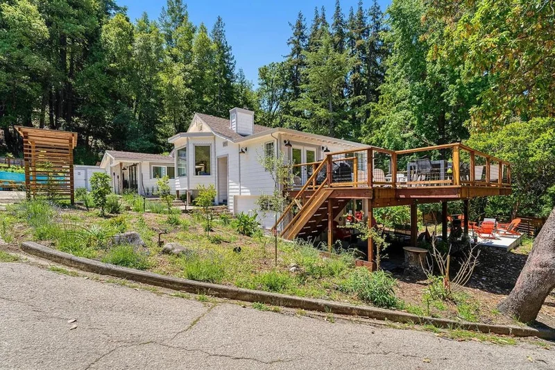 1003 Laurel Glen photo 2