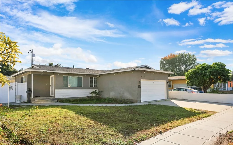 1034 W Maple Ave, Orange, CA 92868