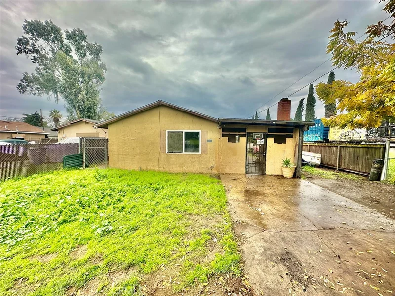 304 N Channing photo 2