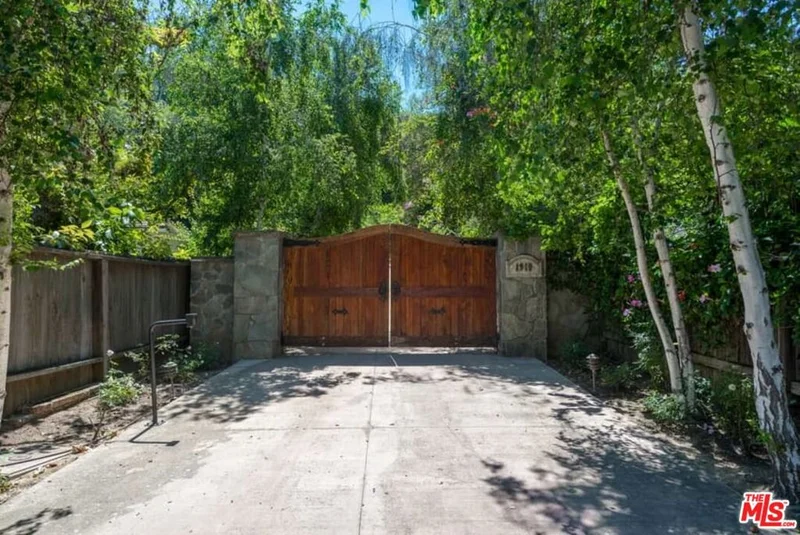 1957 MANDEVILLE CANYON Road photo 2