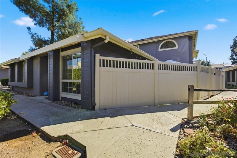 8825 Tamberly Way, Santee, CA 92071