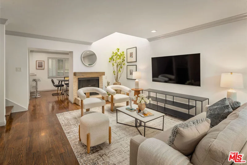 1226 N Kings Road 4, West Hollywood, CA 90069