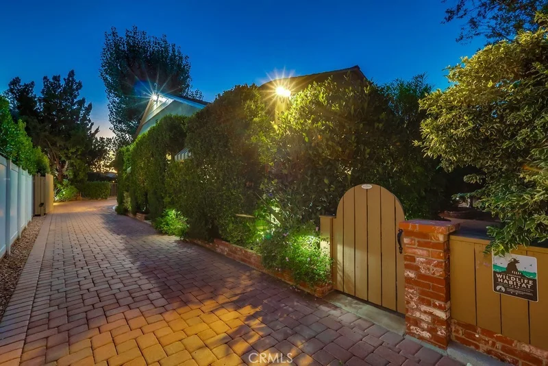 5535 Ranchito Avenue, Sherman Oaks, CA 91401