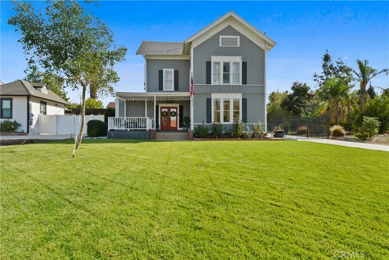 1033 W Palm Avenue, Redlands, CA 92373