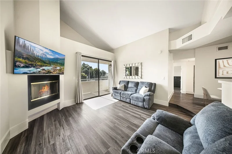 19009 Sherman Way 81, Reseda, CA 91335