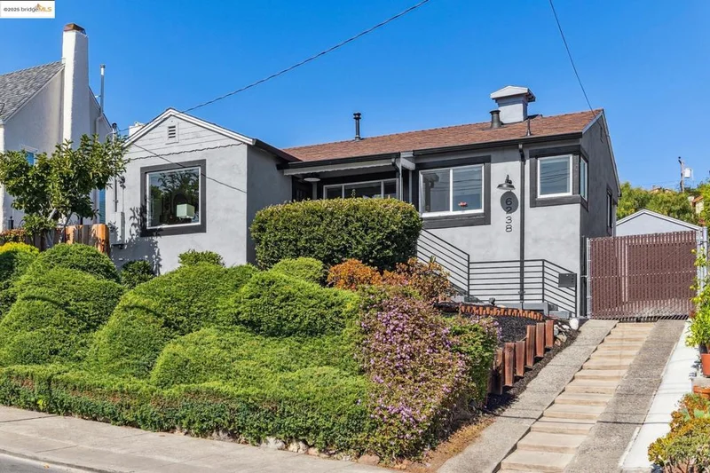 6238 Majestic Ave, Oakland, CA 94605