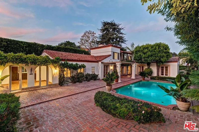 1017 Chevy Chase Drive, Beverly Hills, CA 90210