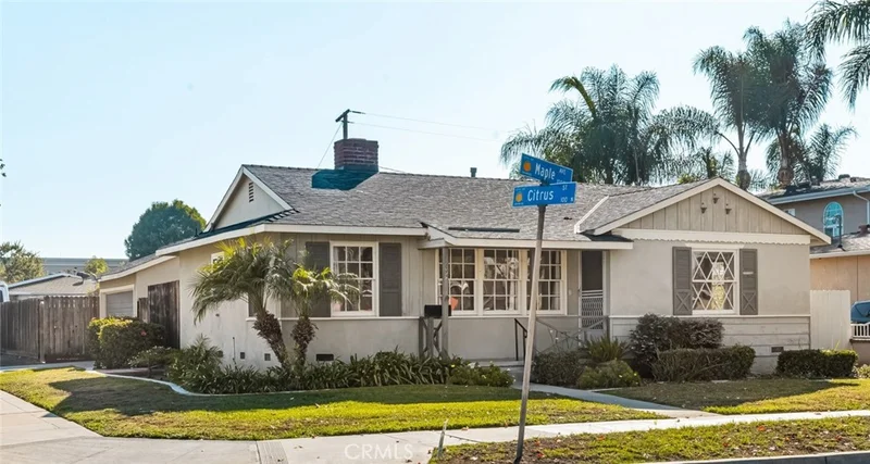 1006 W Maple Avenue, Orange, CA 92868
