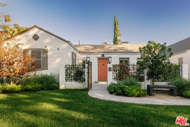 910 Masselin Avenue, Los Angeles, CA 90036