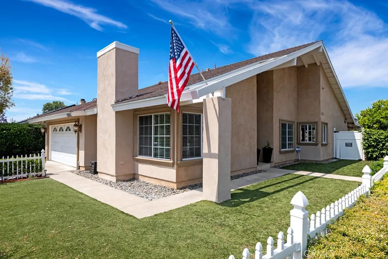 10061 Cozycroft Ave, Chatsworth, CA 91311