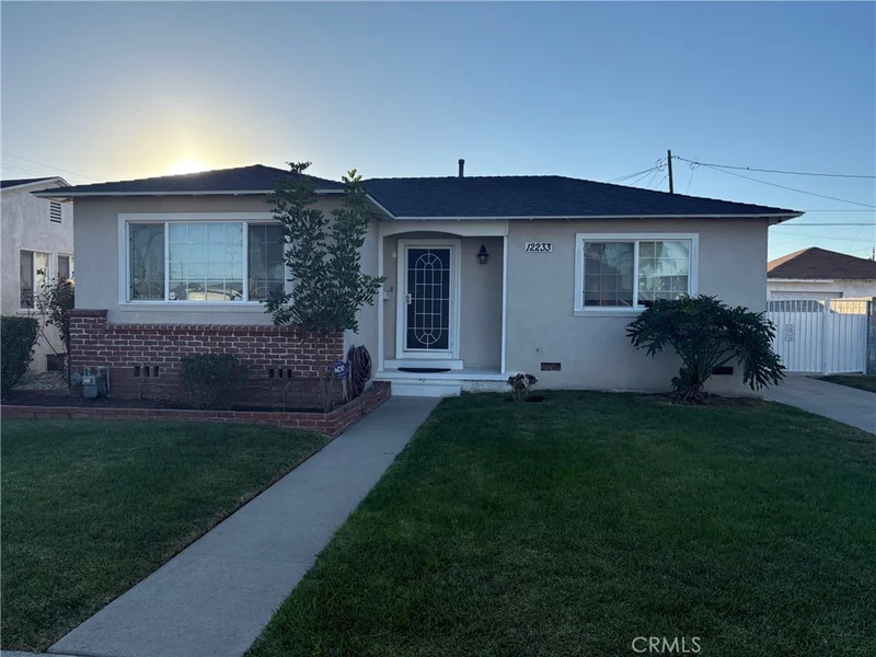 12233 Compton Avenue, Los Angeles, CA 90059