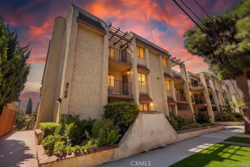 2722 E 20th 104, Signal Hill, CA 90755