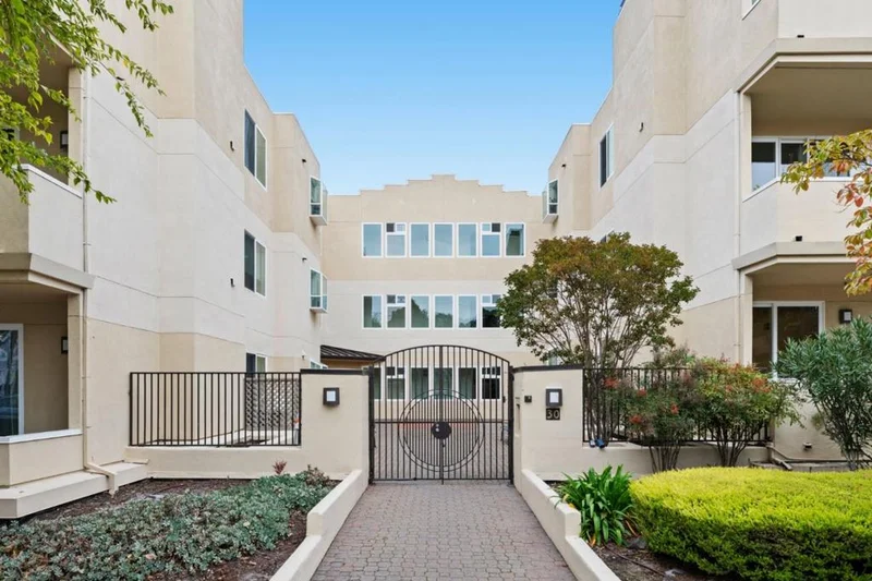 30 Lorton Avenue 105, Burlingame, CA 94010