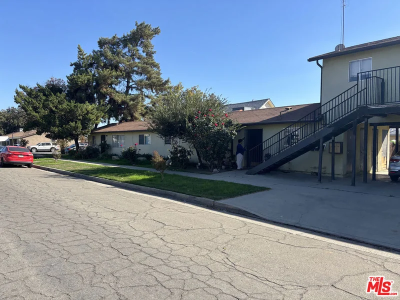 303 Kern, Tulare, CA 93274