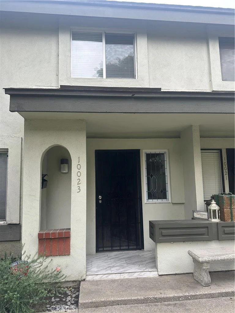 10023 Karmont Avenue, South Gate, CA 90280