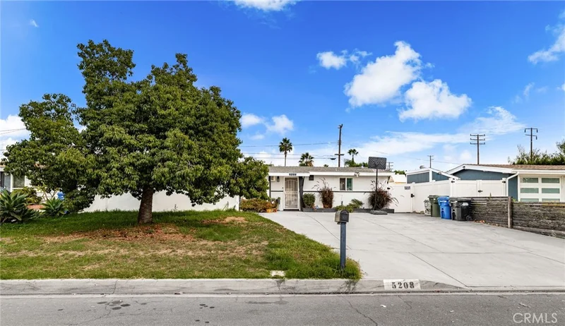 5208 N Leaf, Azusa, CA 91702