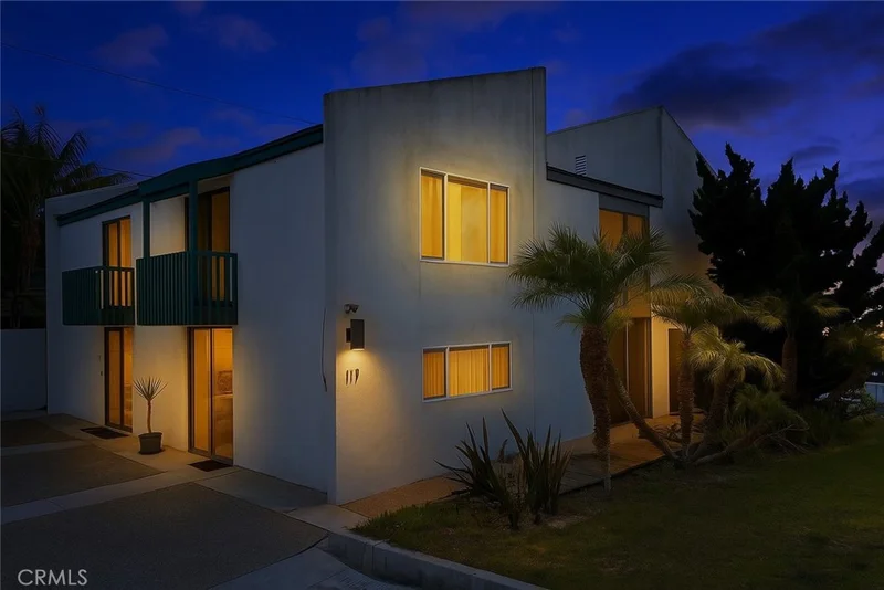 117 Bayside Place, Corona Del Mar, CA 92625