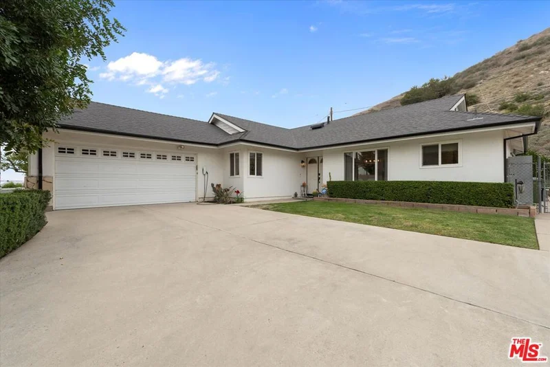 11545 Jeff Avenue, Lakeview Terrace, CA 91342